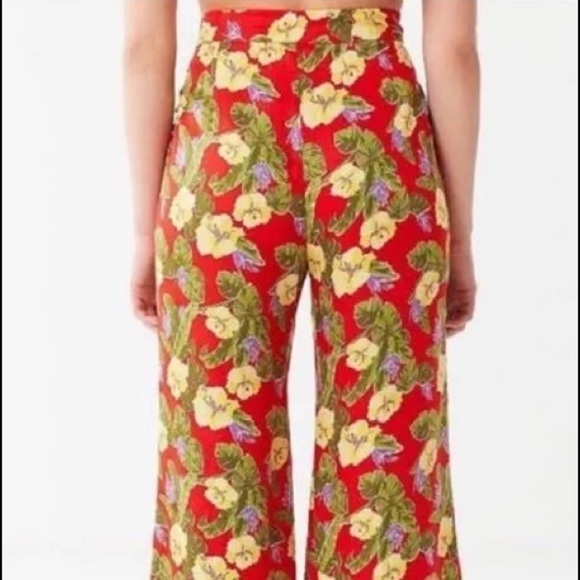 Urban Outfitters, Vibrant Floral Wide-Leg Copped Pants,Side Buttons, Size 2 - Picture 8 of 8